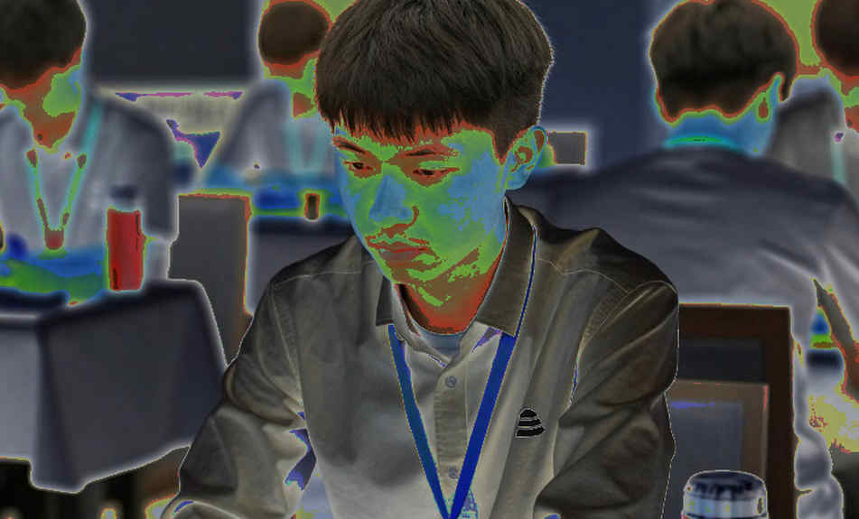 সামারকন্দ আর৮ নাকি ChessBase ম্যাগাজিন? শিরোনাম-বিষয়বস্তুর ফাঁক উন্মোচন