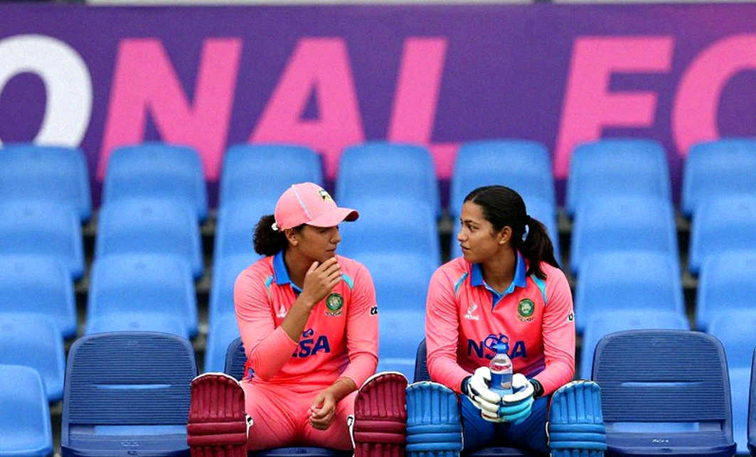 মিডল ওভারের ৩০ বল — এশিয়ার টুর্নামেন্ট যেখানে হারায়, স্কোরবোর্ড সেখানে নীরব থাকে